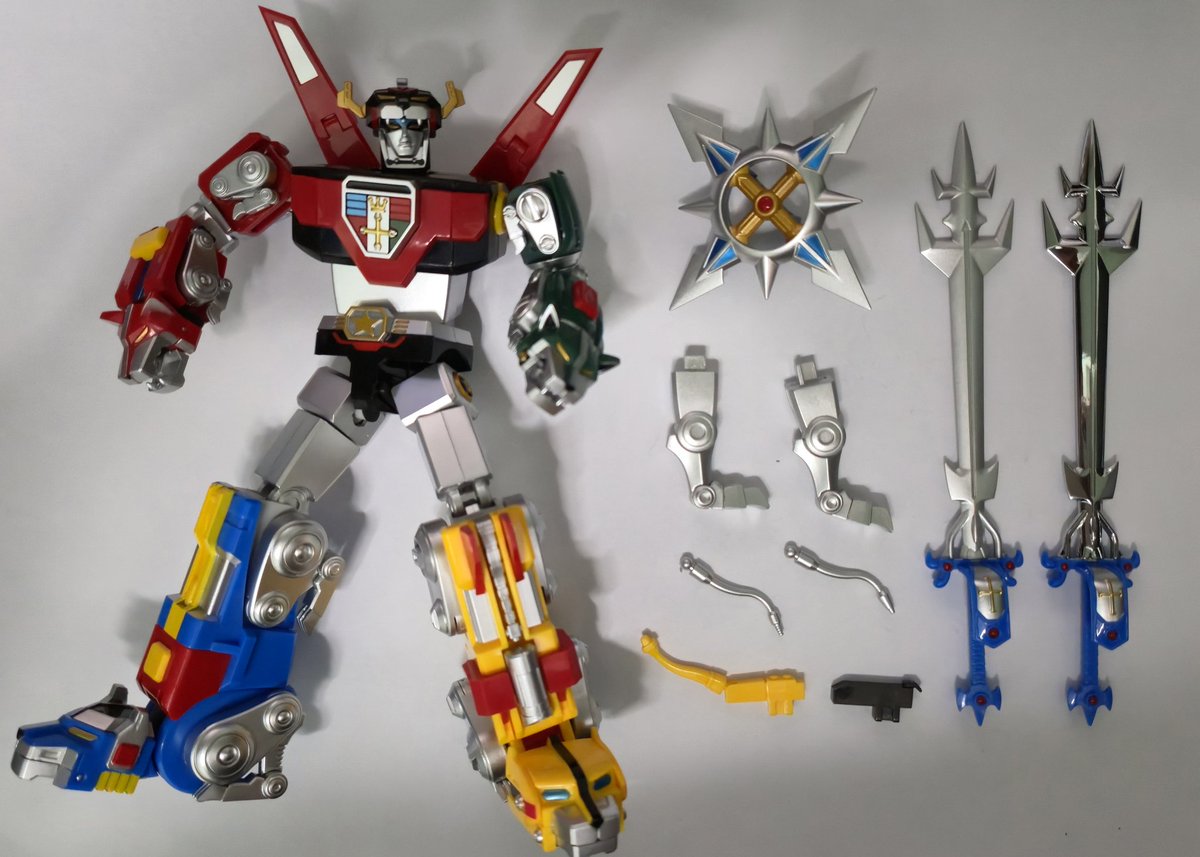 isomaniac's tweet image. Action mini Voltron released
HKD298. Very good quality. Love it even I have the bandai diecast. This small one is perfect for playing, not just display.