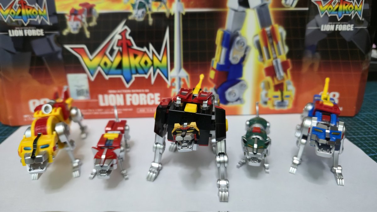 isomaniac's tweet image. Action mini Voltron released
HKD298. Very good quality. Love it even I have the bandai diecast. This small one is perfect for playing, not just display.