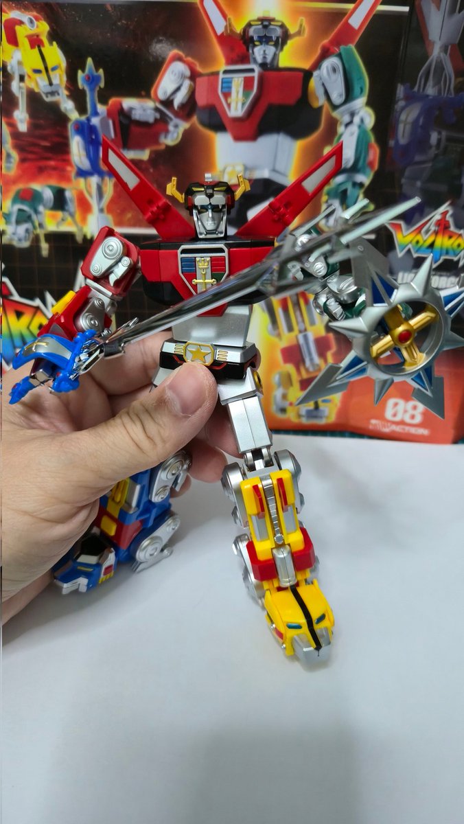isomaniac's tweet image. Action mini Voltron released
HKD298. Very good quality. Love it even I have the bandai diecast. This small one is perfect for playing, not just display.