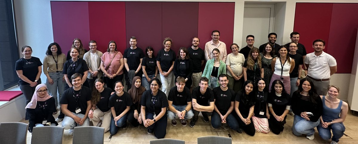 MpiBrain's tweet image. A festive finish to the Max Planck Junior Scholars Program 2025! 🎓 After 3 weeks of hands-on science, twelve outstanding students presented their research & experiences at today’s certificate ceremony @MpiBrain. 🔗bit.ly/3H33m3S @KoerberScience