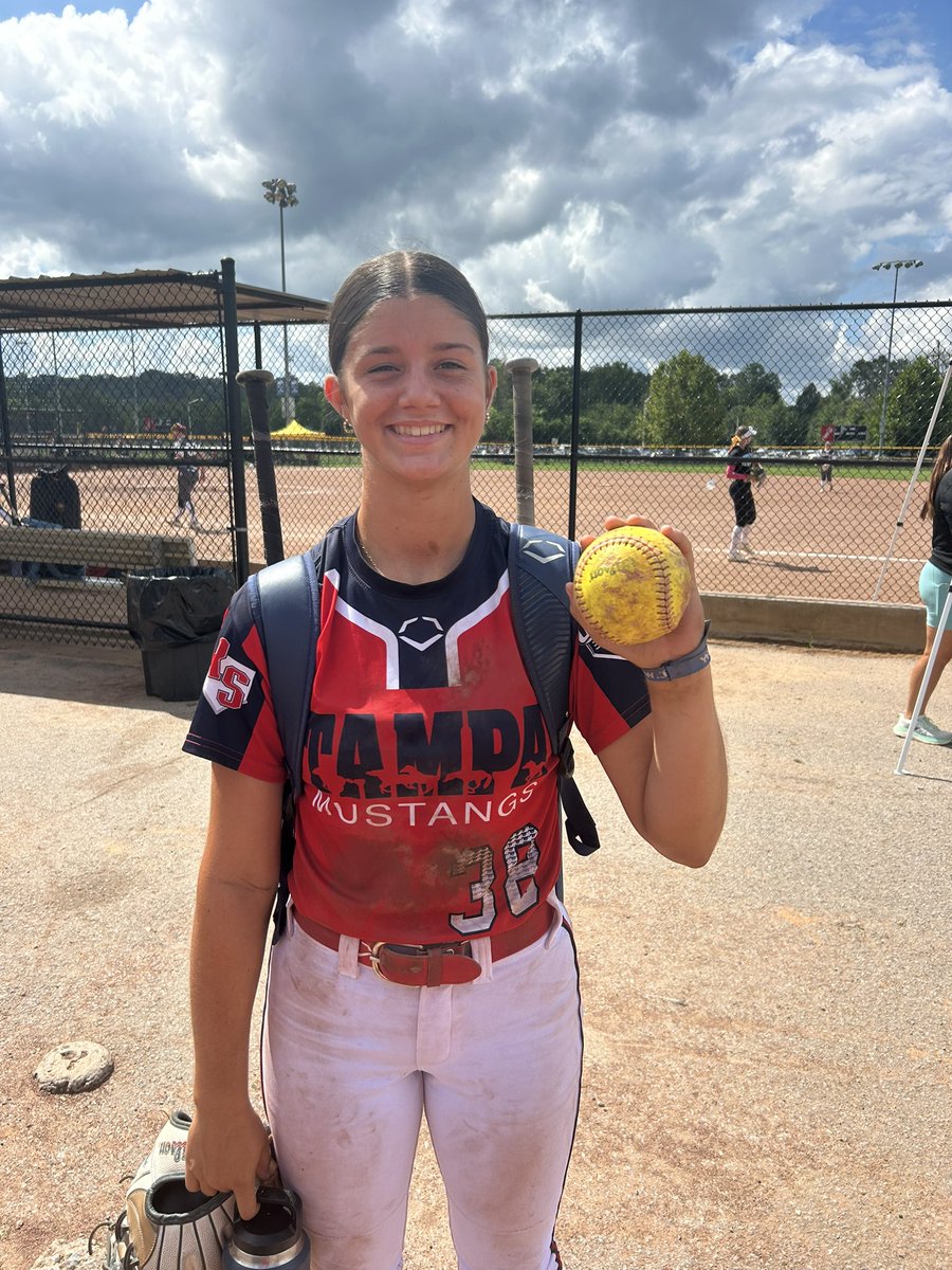 TampaMustangsKV's tweet image. Another bracket game another 💣 by #38 @Tenley_Dawson
