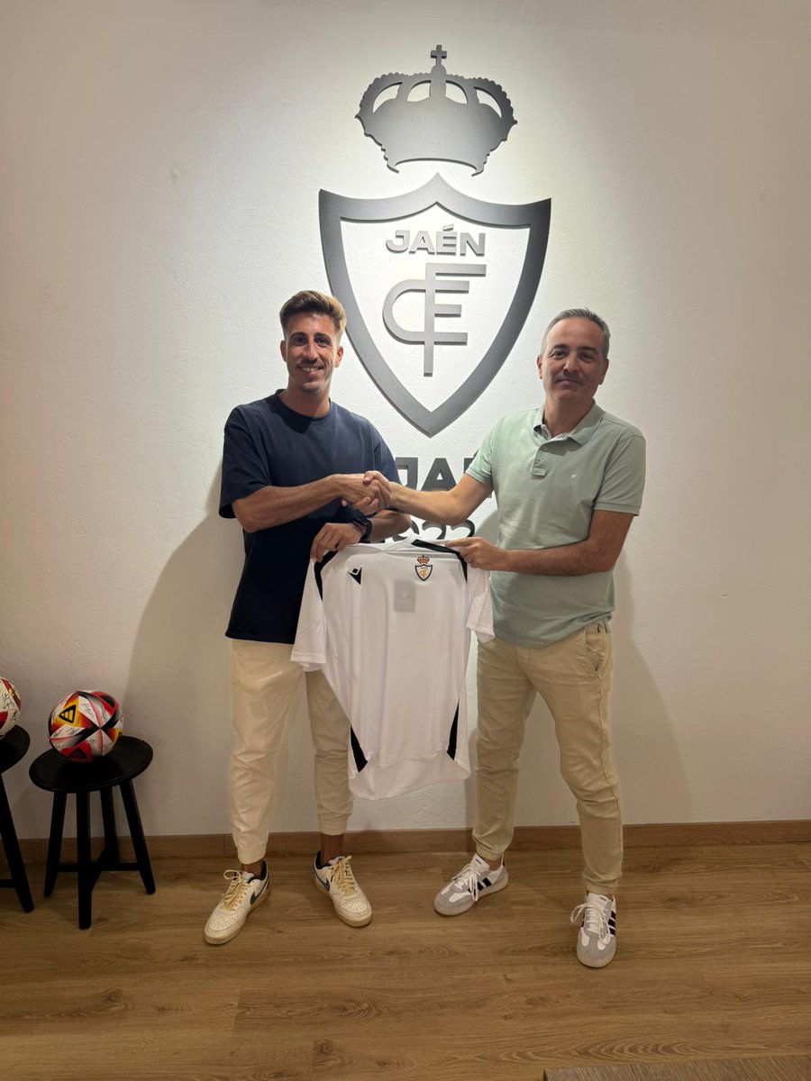 El Real Jaén B confía en técnicos con sentimiento de pertenencia 💜 Edu Osorio será el entrenador del filial y continuará como coordinador de fútbol 11 ⚽ Otro hombre de club para un proyecto con ADN blanco 🤝
#realjaencfbase #realjaencf #futbol11