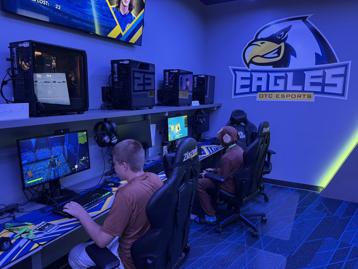 🎮Middle school gamers brought the heat at Ozarks Tech!

After leveling up their skills with our esports coaches earlier this summer, campers returned to campus for the Summer Showdown - a tournament in the <a href="/otcesports/">Ozarks Tech Esports</a> lounge.
