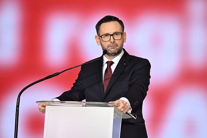 jeśli Żydzi, Niemcy i Rosjanie wspólnie organizują nagonkę na Pana Obajtka, to wszyscy Polacy muszą go bronić i chronić