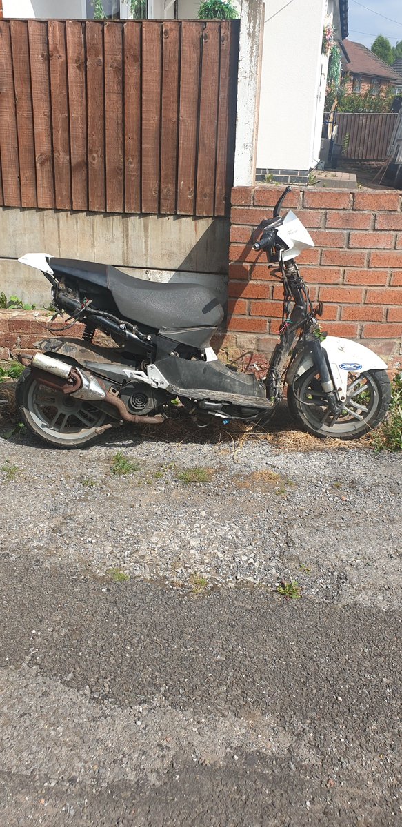 Officers have seized a bike in Kidsgrove this afternoon as part of ongoing work to tackle nuisance bikes throughout the borough. 

If you are experiencing problems with nuisance bikes in your area please continue to report to us online or via 101. Always 999 in an emergency.