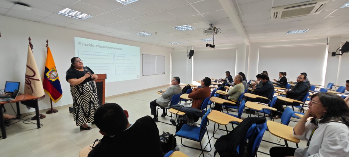 Caces_Ec's tweet image. Wladimir Paredes, consejero del #CACES, lideró el taller de difusión de
construcción del modelo de evaluación para el entorno de aprendizaje de ciencias naturales, matemáticas y estadística, que se llevó a cabo en la @UDLAEcuador