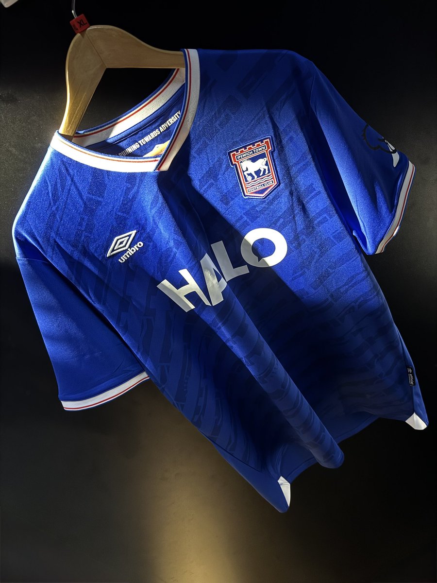 madsean86's tweet image. Just treated myself to this bad boy 🔥
Still can’t believe how many shirt accounts have slept on this. Up there with the best shirt releases this summer and it’s not just me being biased (well…………maybe?!)