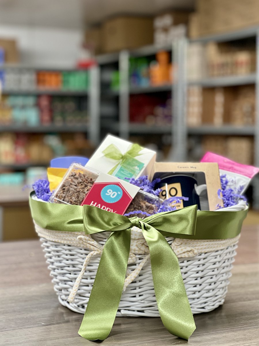 BasketsGalore's tweet image. Today's Gift Basket Of The Day is the ''90th Birthday Fancy Pantry Gift Hamper"
ow.ly/8q5C50WqsKB
Follow & RT to enter #prize draw to #win a Gift Basket.
More info via our blog.
#dailydispatch #gifts #competition #giftbasketsrule #90thbirthdaygift #90thbirthdaygifts