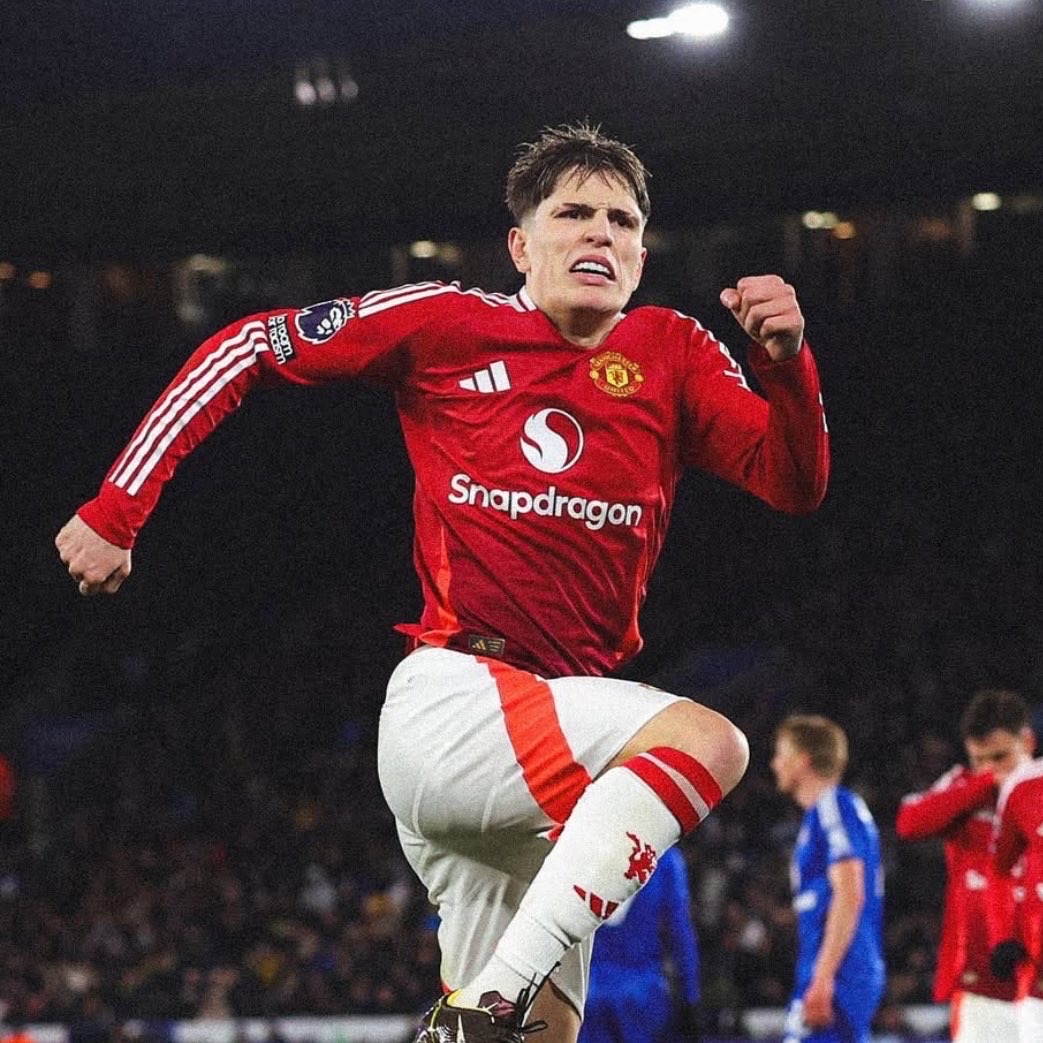 ManUtdInPidgin's tweet image. E go really dey interesting to see which club go table offer for Garnacho, because e be like say dem wan wait reach end of transfer window when Man United fit reduce hin price from £60 million to around £45 million.
Na sharp strategy dem dey use so.