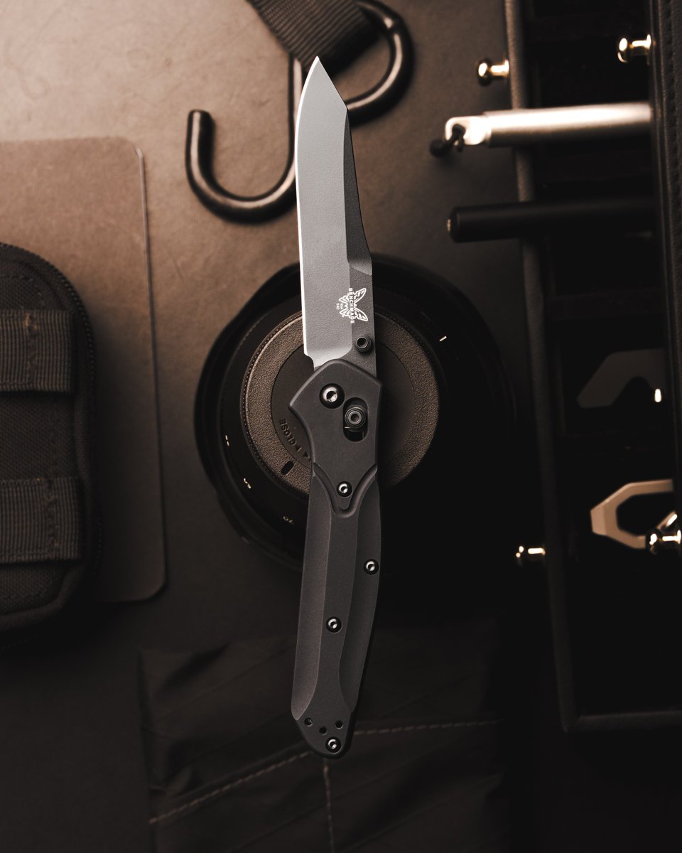 BladeHQ's tweet image. Benchmade 940 Osborne BLACKOUT - DROPPING JULY 31
Exclusive to Blade HQ, this all black colorway of the classic 940 sports a covert blackout look with a black aluminum handle and an M4 blade.