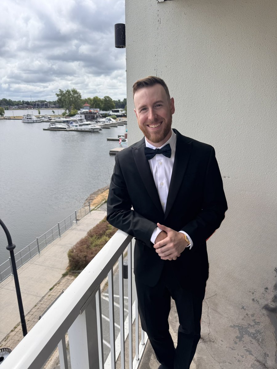 conman167's tweet image. Seems like a great day to get married