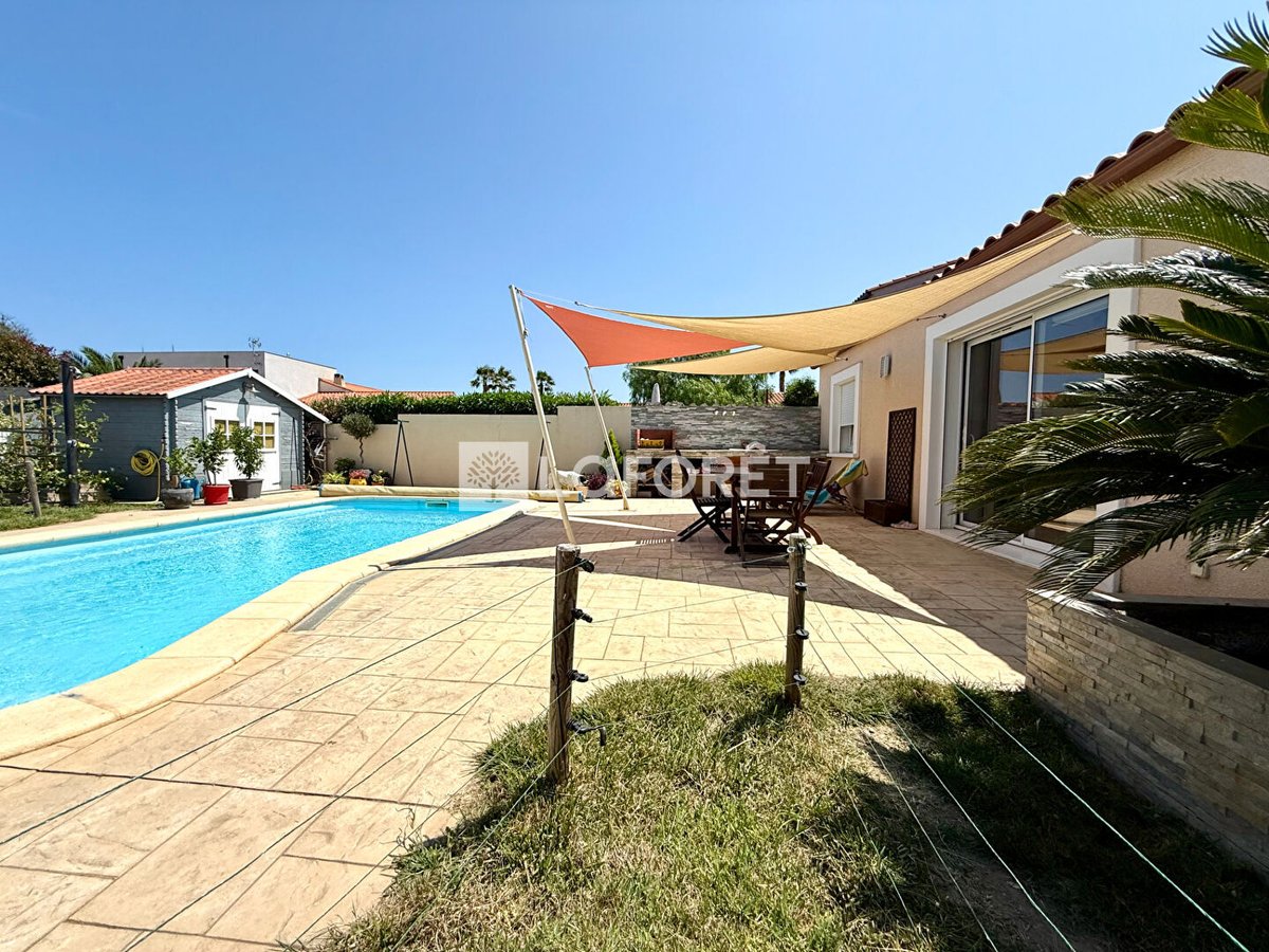 clme95231's tweet photo. 🔻 NOUVEAU PRIX !

À Elne, cette maison de 97 m² avec piscine est désormais à 364 000 € !

📍 3 chambres – 449 m² de terrain – près de Perpignan 🌴

📞 Laforêt Elne : 04.68.08.82.52

#Immobilier #Elne #MaisonAvecPiscine https://t.co/IyuXCqbqYv