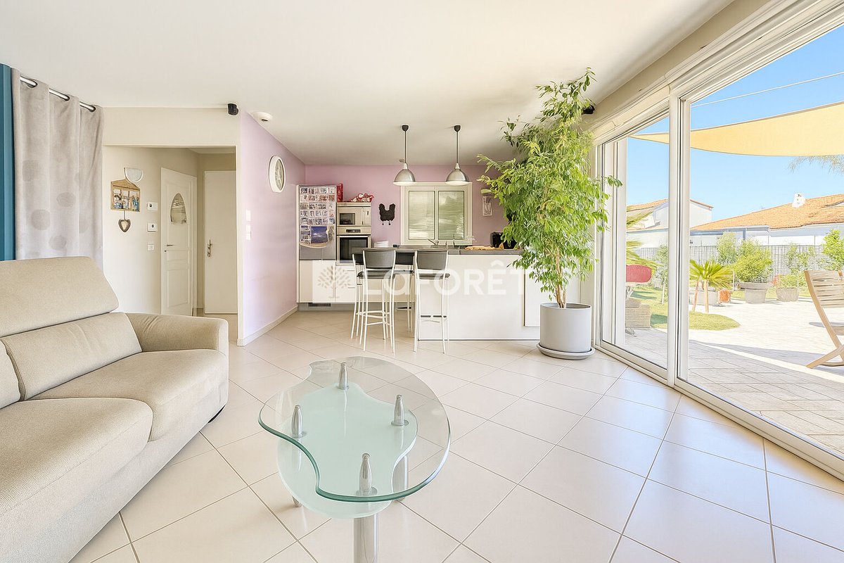 clme95231's tweet photo. 🔻 NOUVEAU PRIX !

À Elne, cette maison de 97 m² avec piscine est désormais à 364 000 € !

📍 3 chambres – 449 m² de terrain – près de Perpignan 🌴

📞 Laforêt Elne : 04.68.08.82.52

#Immobilier #Elne #MaisonAvecPiscine https://t.co/IyuXCqbqYv