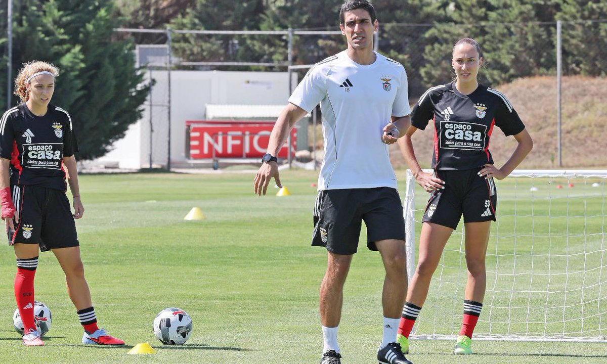 CurtaVermelha's tweet image. Coach Ivan, dia 1 🇵🇹