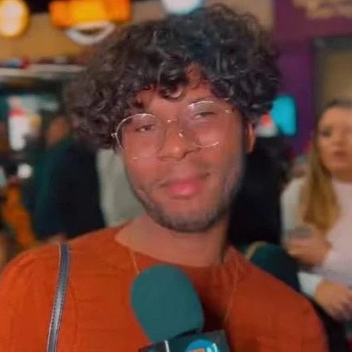 updatecharts's tweet image. Professor de 28 anos é PRESO em flagrante, suspeito de mostrar as PARTES ÍNTIMAS para aluno de 14 anos dentro de sala de aula em escola municipal em Guanambi, na Bahia.