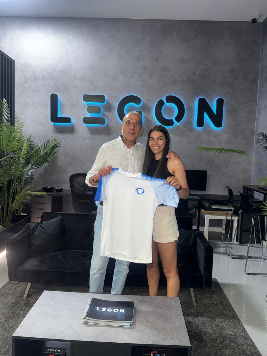 cdrivasfutsal's tweet image. Presentar a nuestr@s jugador@s y entrenadores en Chacina de Salamanca, Legon Digital y VIPS ha sido todo un orgullo. 

Detrás de cada paso, están quienes creen en nosotros. 

¡Gracias por ser parte del equipo! ⚽🔥 

‼️Orgullo Ripense‼️

#RivasFutsal