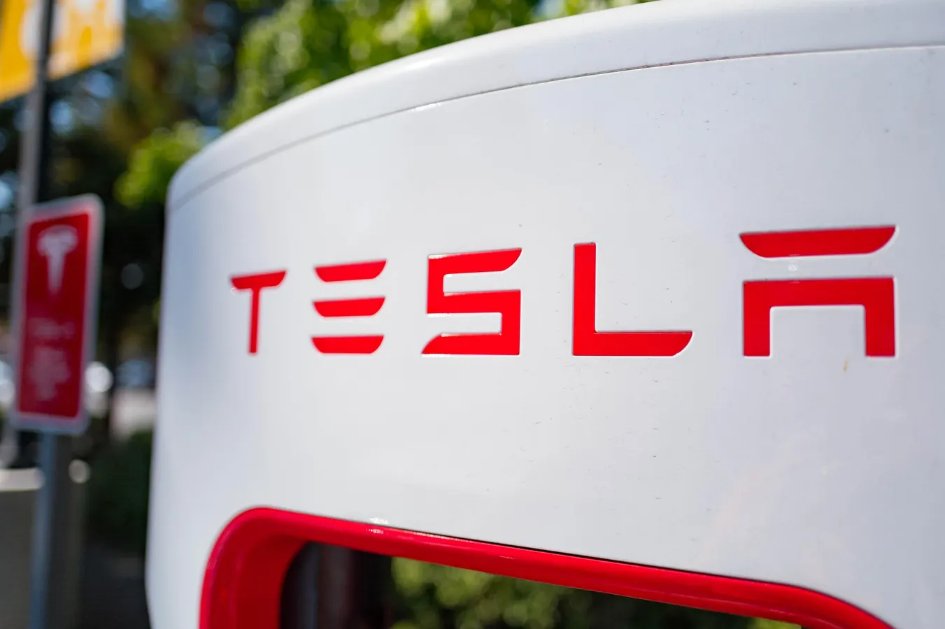 Tesla is set to announce earnings soon. Will strong numbers send the stock soaring, or will disappointing results lead to a drop? Investors are watching closely!  forbes.com/sites/adamsarh…