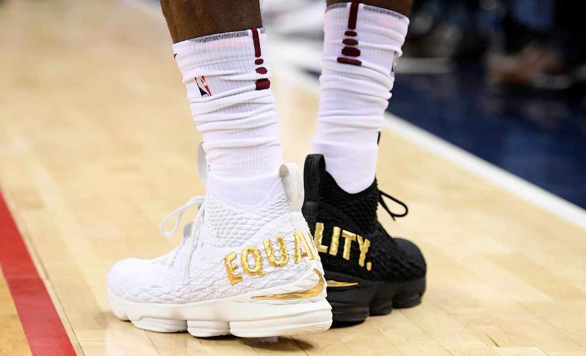 MarlonsRoom's tweet image. LeBron 15