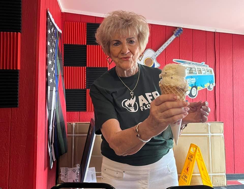AFPFlorida's tweet image. It’s National Ice Cream Month, and we’re serving up more than cones—we’re serving up smiles with our fantastic volunteers! #FlaPol @AFPhq