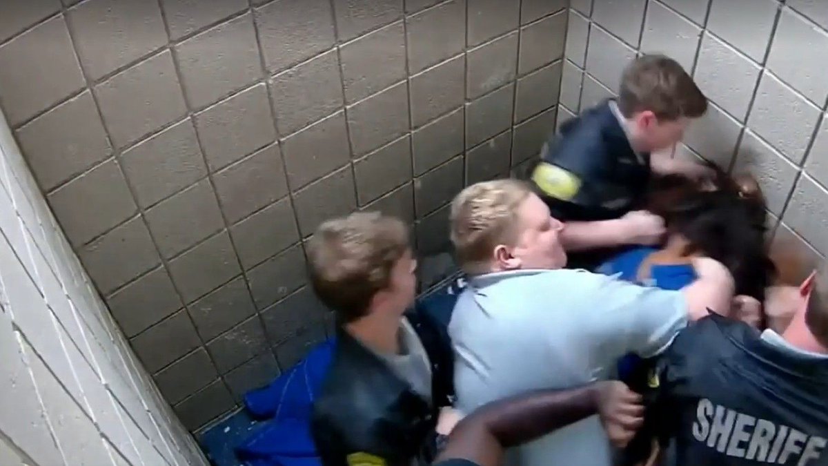 JAXTDY's tweet image. A former Camden County jail supervisor is going to prison for beating an inmate. buff.ly/zhJuDzq
