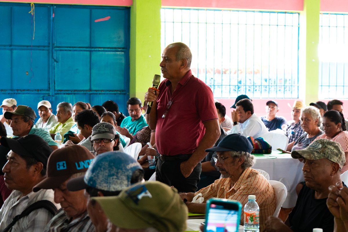 #Anacafé | En la comunidad La Esperanza, El Rodeo, San Marcos, se llevó a cabo la Mesa de Enlace de la Región I, con la participación de más de 210 productores de café.
Este encuentro fortaleció el diálogo directo entre caficultores y la Junta Directiva de Anacafé, permitiendo