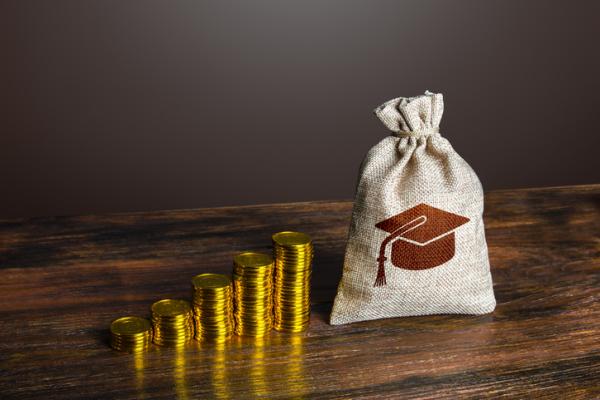 Private school fees are rising fast. And with VAT now added, many families that choose to go private are under serious pressure to keep up 📈. Whilst school fees cannot be offset against a tax bill,  there may be some measures that can be taken through careful planning and