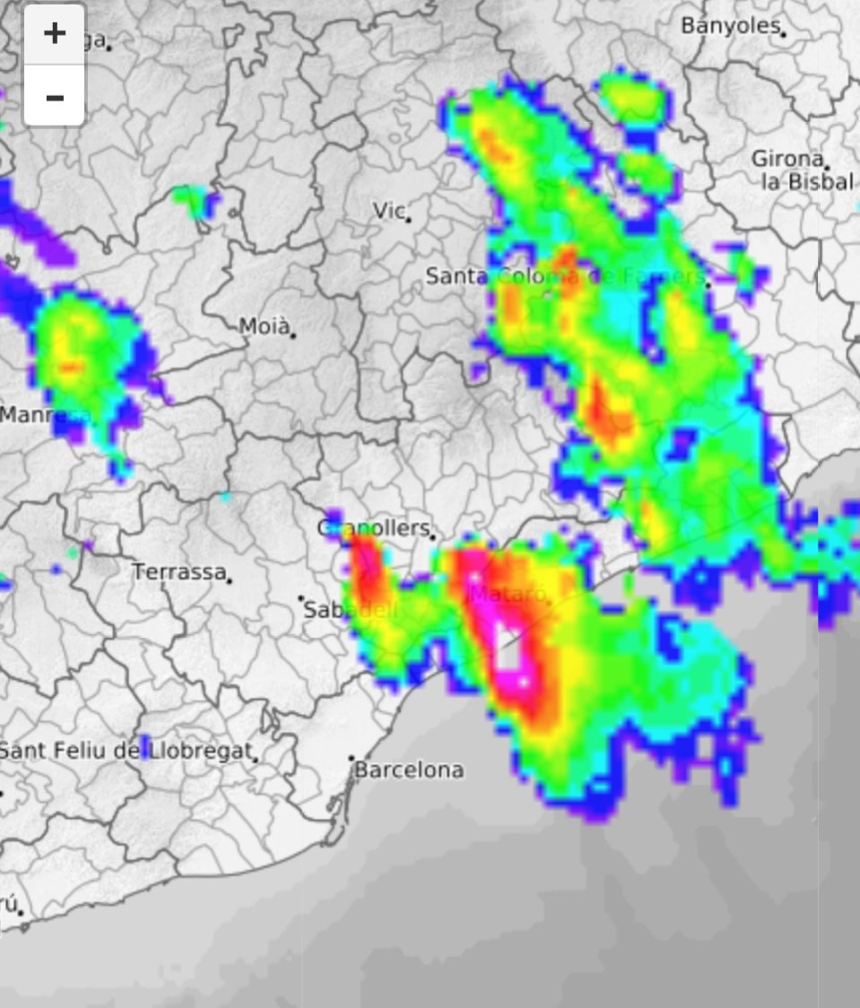 VictorFerriz's tweet image. 🌩️Atenció a aquesta tempesta situada al Maresme. Sembla que porta pedra i pot estar associada a fenòmens violents.