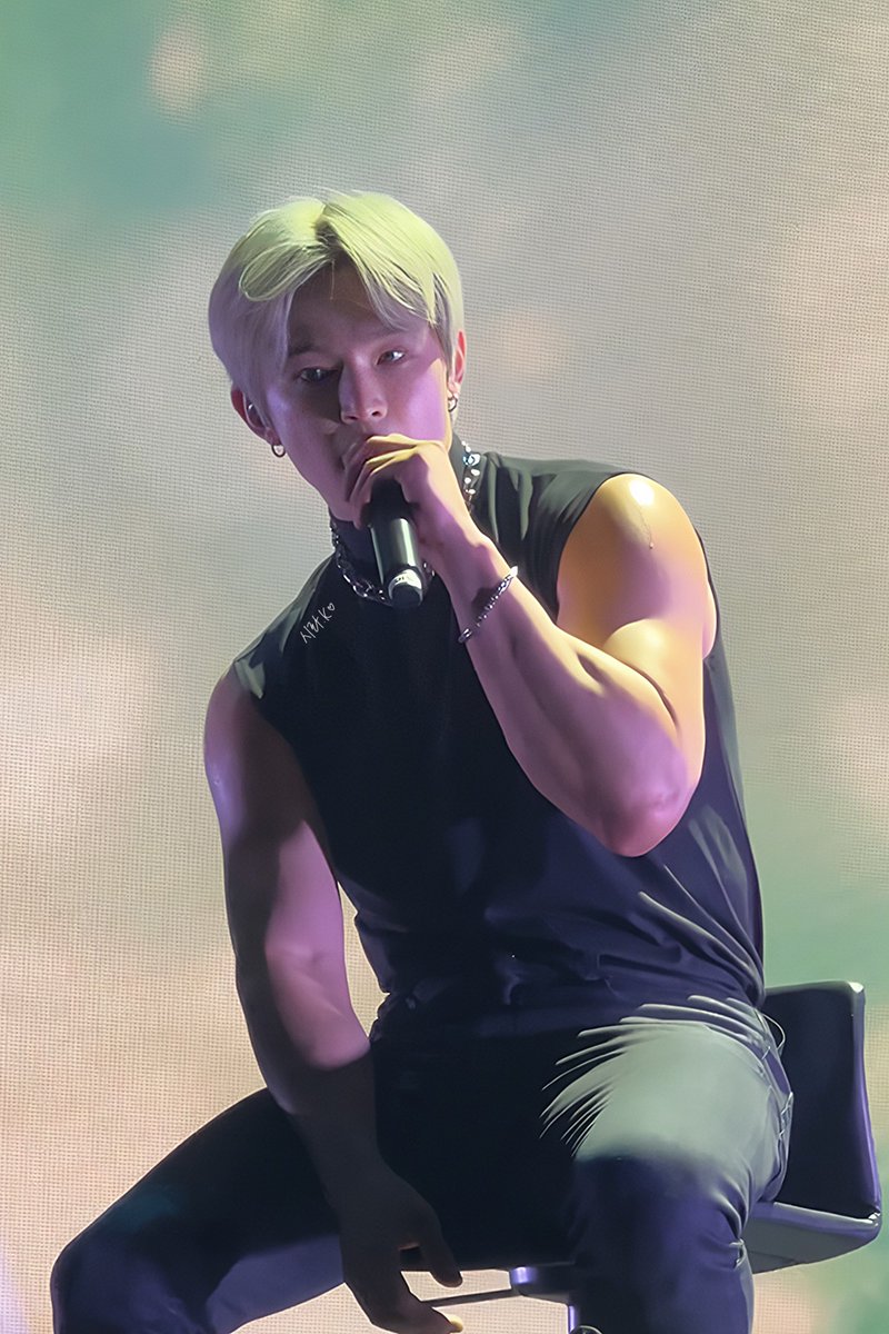 생일 축하해 원어스의 헬스보이🏋🏻💪🏼

#싱그러운_여름의_싱미_건학이
#ONLY_ONE_LEEDO_DAY
#LEEDO #이도 #ONEUS #원어스