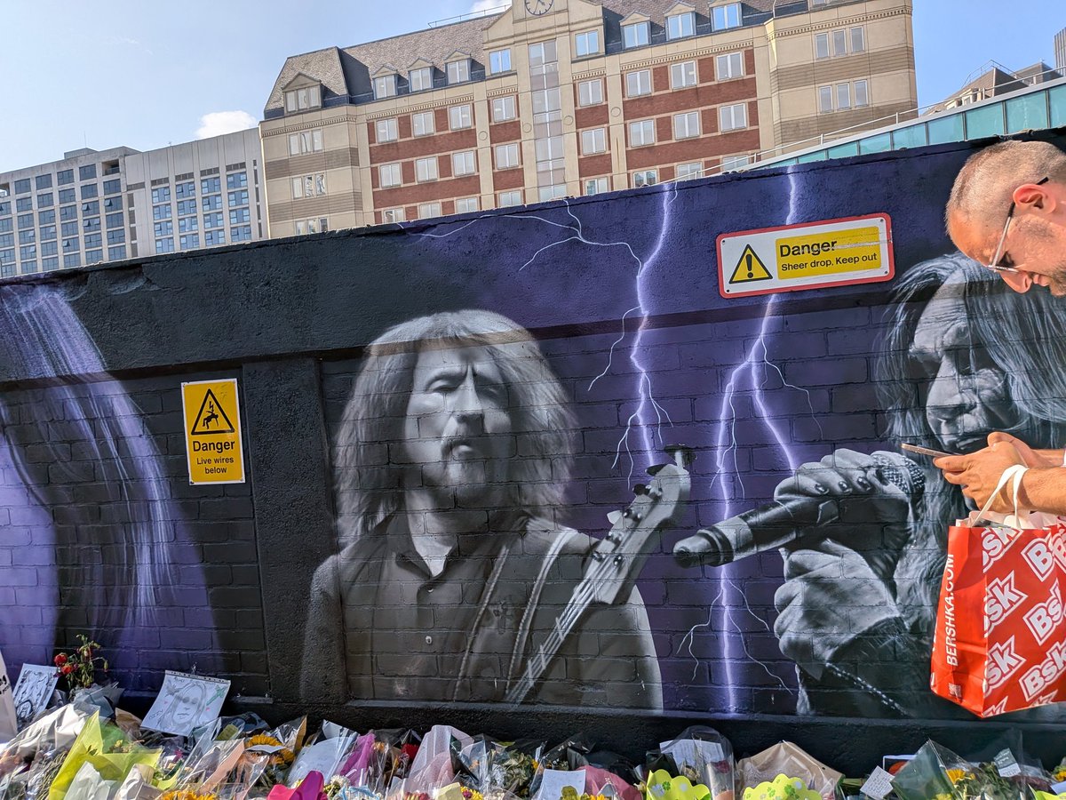 FluXHoundFB's tweet image. Stopping by Birmingham and HAD to go by the new mural.
#RIPOzzyOsbourne