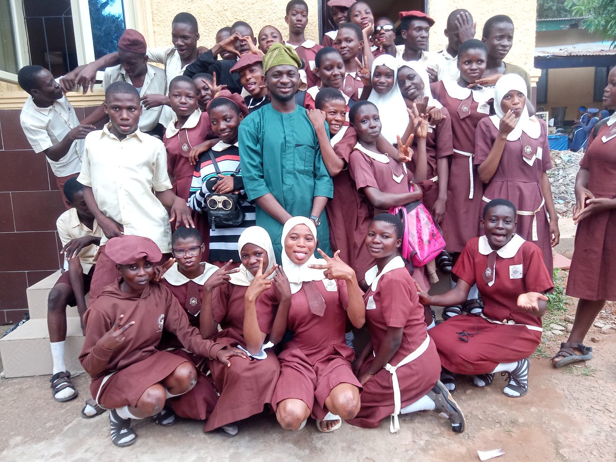 Folarin_AS's tweet photo. #EndOfSession 2025. What a beautiful journey it has been! Grateful for the laughter, learning, growth, unforgettable moments shared with these amazing young minds. 
As we part ways for the break, may you carry the lessons of this classroom into every step of your future. #bamya https://t.co/tHdKC0H0S1