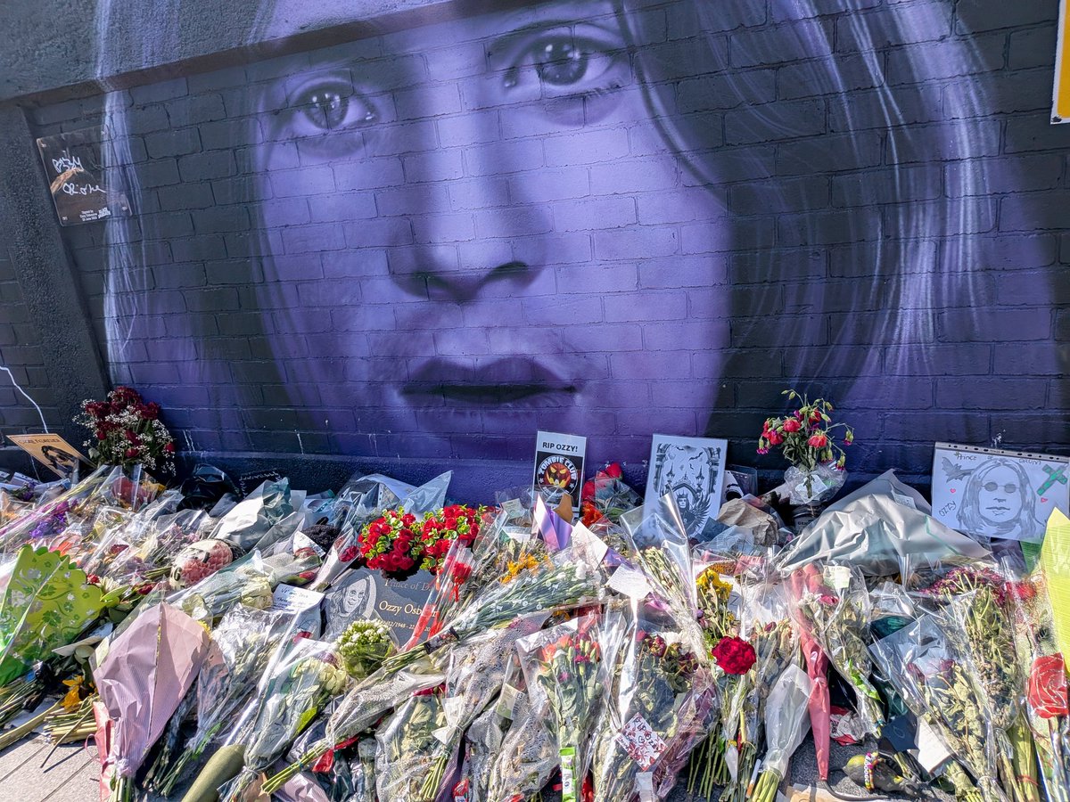 FluXHoundFB's tweet image. Stopping by Birmingham and HAD to go by the new mural.
#RIPOzzyOsbourne