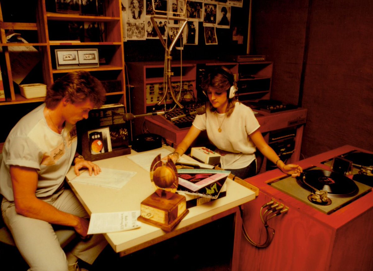 UPTuks's tweet image. Tuks FM is celebrating 45 years of stories, sound, and student spirit! From one small studio to a national voice, #TuksFM45 marks the station’s legacy through a documentary series, throwback content, and iconic memories. Read more: ow.ly/Lwm850WvfLG.

#UniversityOfPretoria