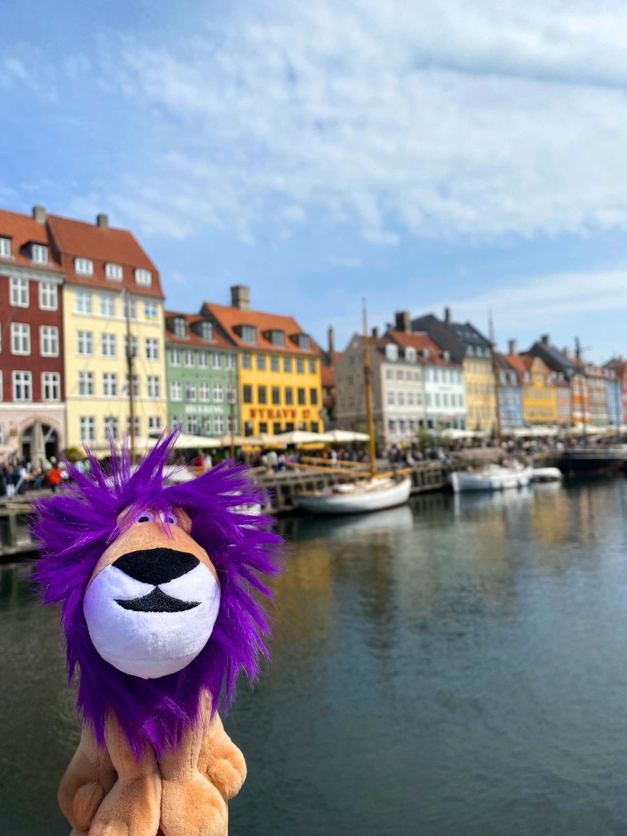 🐾 Collins Big Cat is exploring the rich history and taking inspiration from the streets of Copenhagen, from the vibrant colours of Nyhavn harbour to the enchanting Tivoli Gardens.
Share your favourite reading stories, photos or even your own Big Cat journeys! #BigCatTravels