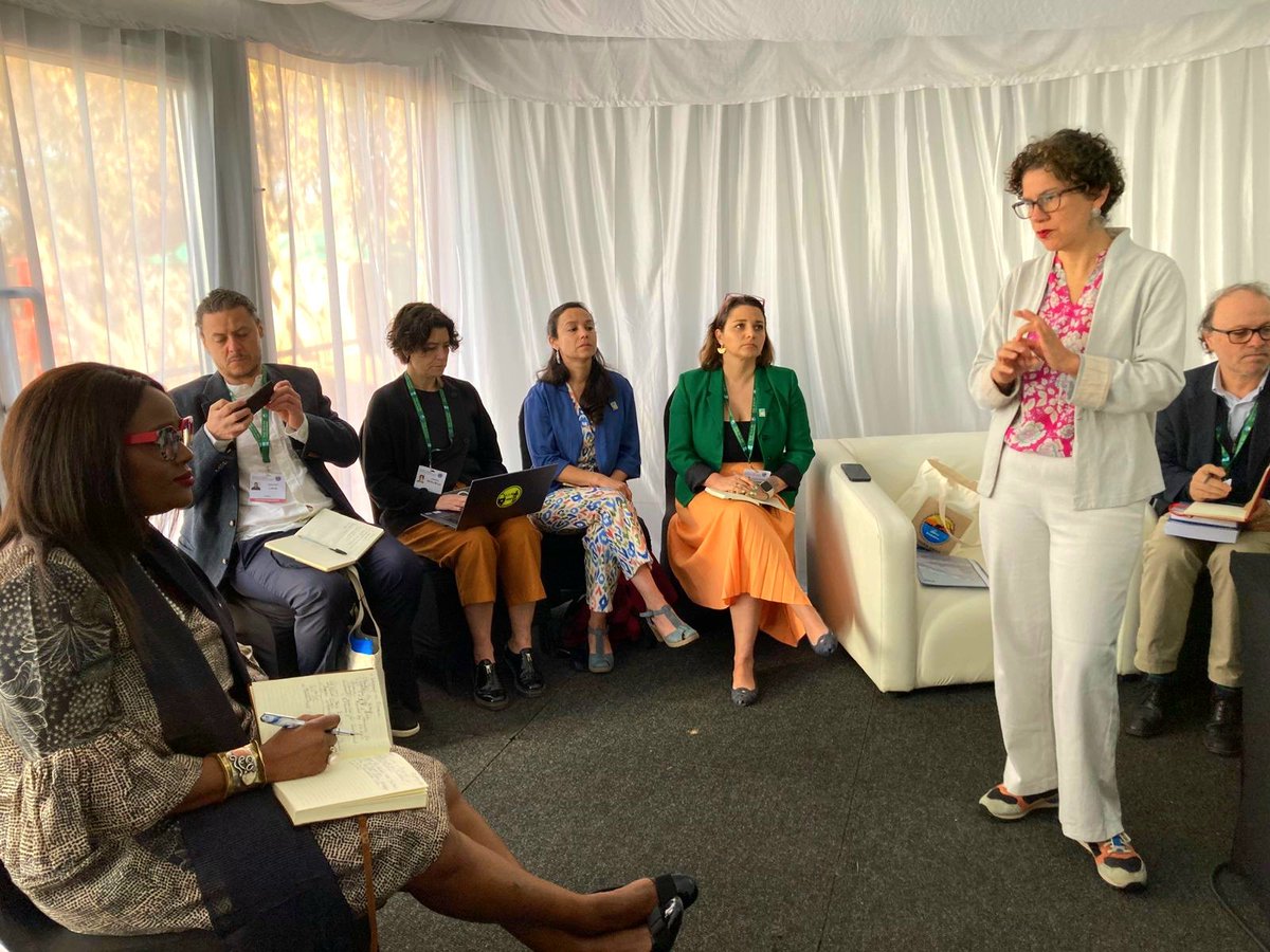 MMAChile's tweet image. ¡Chile reafirma su liderazgo internacional en la protección de la biodiversidad! La ministra Maisa Rojas presentó la Red de Salares Protegidos en la #COP15 de Humedales que se realiza en Zimbabue, que propone aumentar de un 8% a un 32% los salares altoandinos protegidos. 🇨🇱
