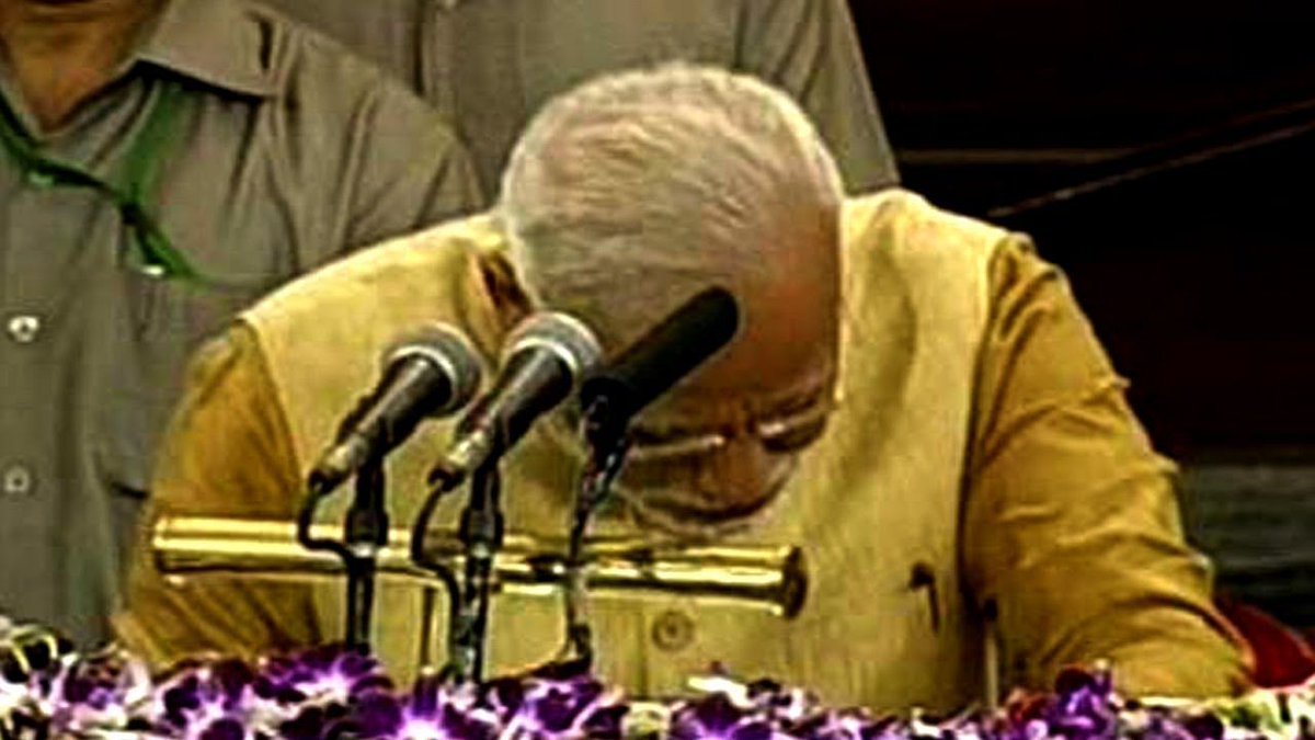 grafidon's tweet image. 4077 दिन बनाम 4077 दिन
इंदिरा बनाम मोदी
गिनती बराबर
काम और कद का फर्क आसमान जैसा।
इंदिरा गांधी
4077 दिन में...
▪️ पाकिस्तान को दो टुकड़ों में तोड़ा
▪️ बांग्लादेश बनवाया
▪️ भारत को परमाणु ताकत बनाया
▪️ हरित क्रांति से खेतों में हरियाली लाई
▪️ बैंकों का राष्ट्रीयकरण किया —…