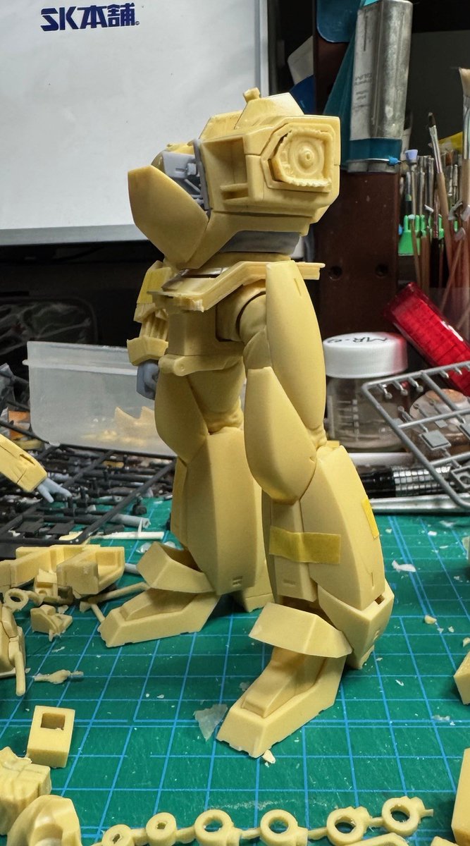 mokichiz's tweet image. 作っているのに勝手にグリフォンと戦って
壊れてくれましたww
この状態のイングラムを作れて大変に満足しています。
ちょっと説明。
サイズを小さくしたのに価格が
上がってしまっています。
これには訳がありましてコミック22巻の
イングラム。
パトライト無で手袋をしている状態が…