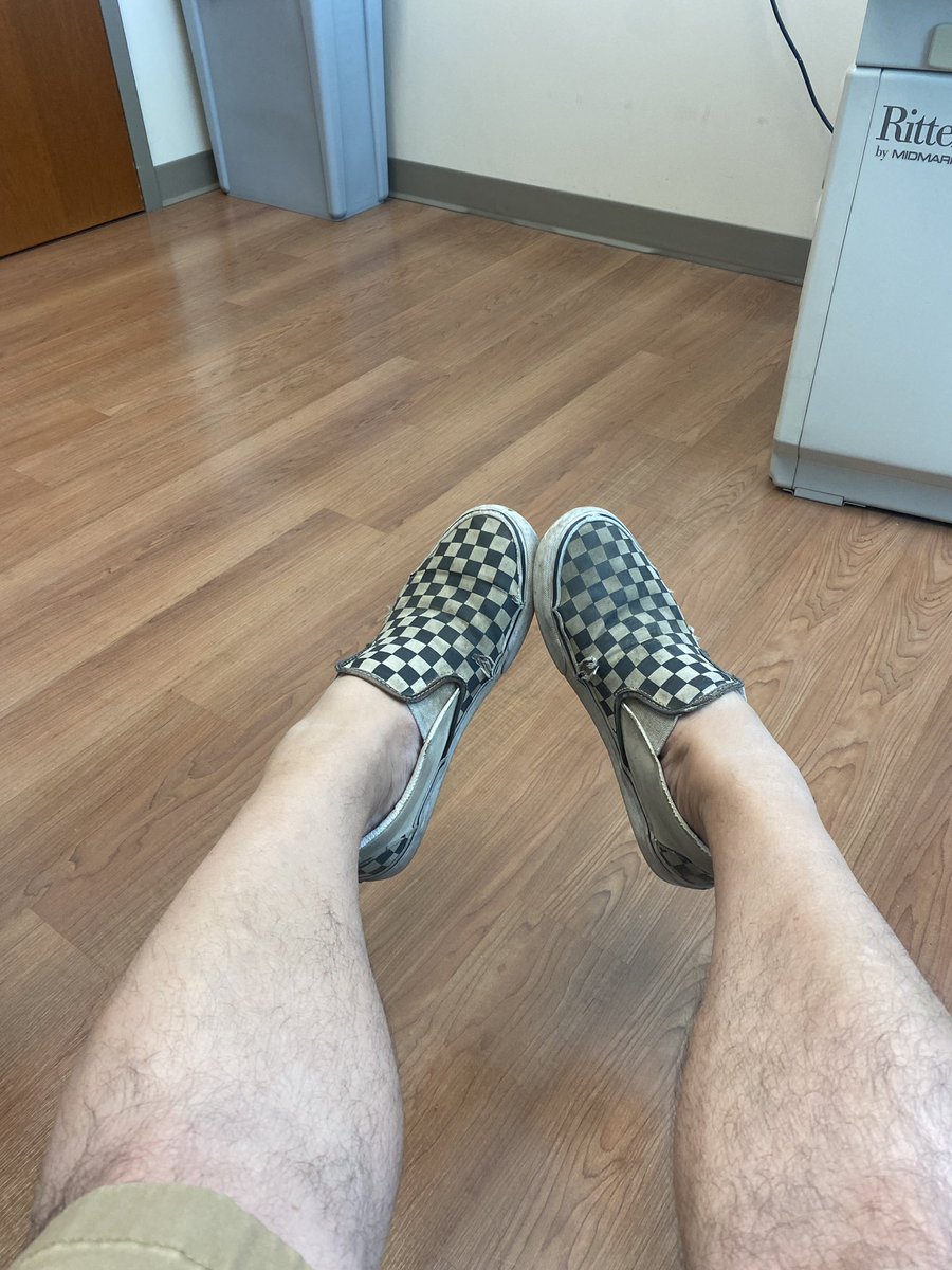 brflux's tweet image. I’m sitting in the Dr. looking at my broke a** shoes.
I need a laptop too.