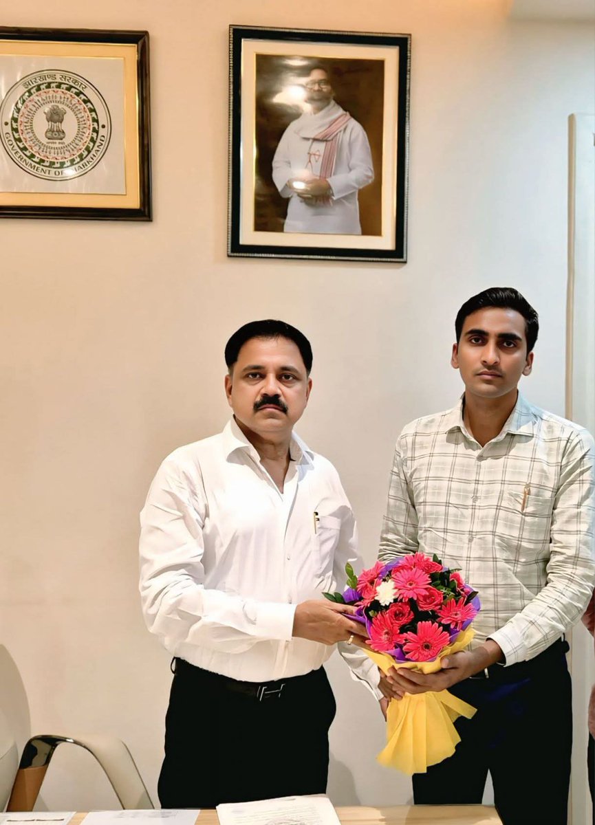 कर्मचारियों के हितों के लिए हर वक्त तत्पर रहने वाले राज्य के लोकप्रिय नेता और माननीय मंत्री श्री <a href="/kumarsudivya/">Sudivya Kumar</a> जी को जन्मदिन की ढेर सारी शुभकामनाएं एवं बधाई।
💐💐💐💐