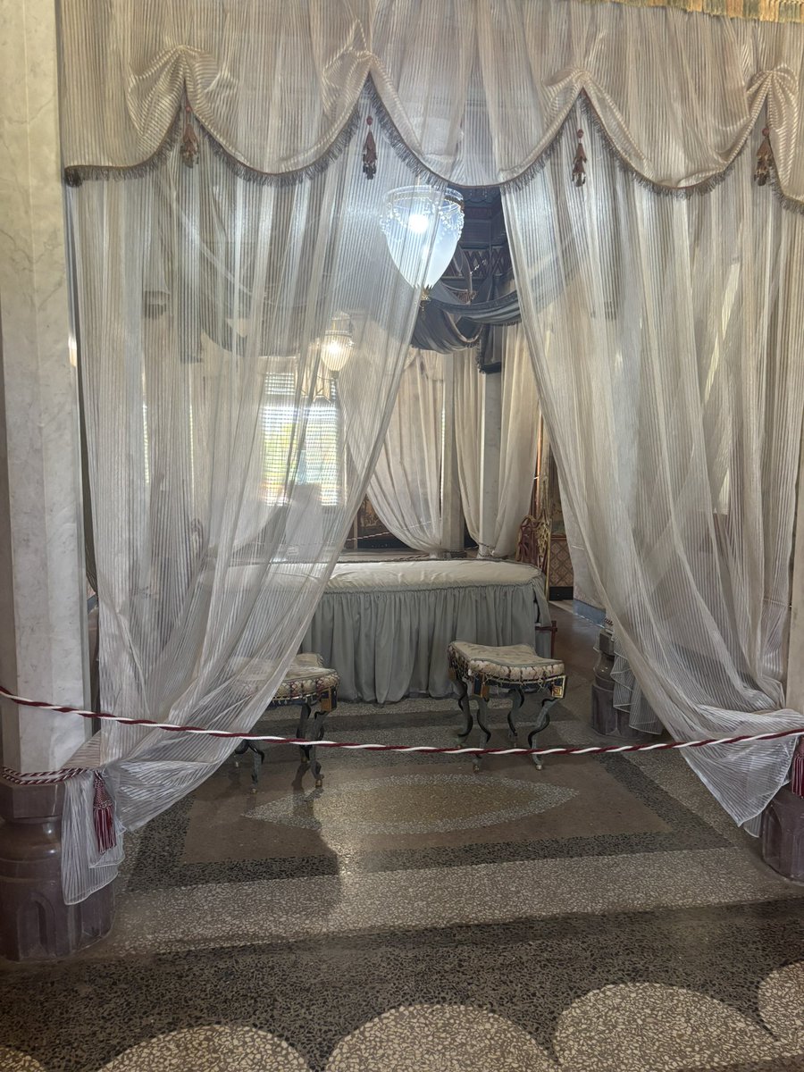 ale_cors9's tweet image. Un po&apos; di palazzina cinese a Palermo