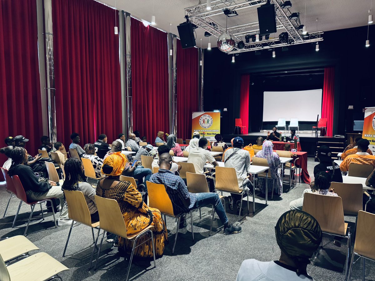 Bademba Barry ๐ฌ๐ณ๐จ๐ฉ ๐จ๐ฌ (@abbadembabarry) on Twitter photo Dedicace du livre LAโmine dโor ร Berlin ๐ฉ๐ช, au compte du festival FI NAAFA NAAMOUDJIMEIN.
Lโhistoire de <a href="/LamineGuirassy/">LAMINE GUIRASSY</a> a suscitรฉ beaucoup dโรฉmotions dans la salle.
Souhaitez-vous avoir un TOM 2 de LAโmine dโor? ๐๐โโ๏ธ
#langedelabonnehumeurโค๏ธ Dedicace du livre LAโmine dโor ร Berlin ๐ฉ๐ช, au compte du festival FI NAAFA NAAMOUDJIMEIN.
Lโhistoire de <a href="/LamineGuirassy/">LAMINE GUIRASSY</a> a suscitรฉ beaucoup dโรฉmotions dans la salle.
Souhaitez-vous avoir un TOM 2 de LAโmine dโor? ๐๐โโ๏ธ
#langedelabonnehumeurโค๏ธ