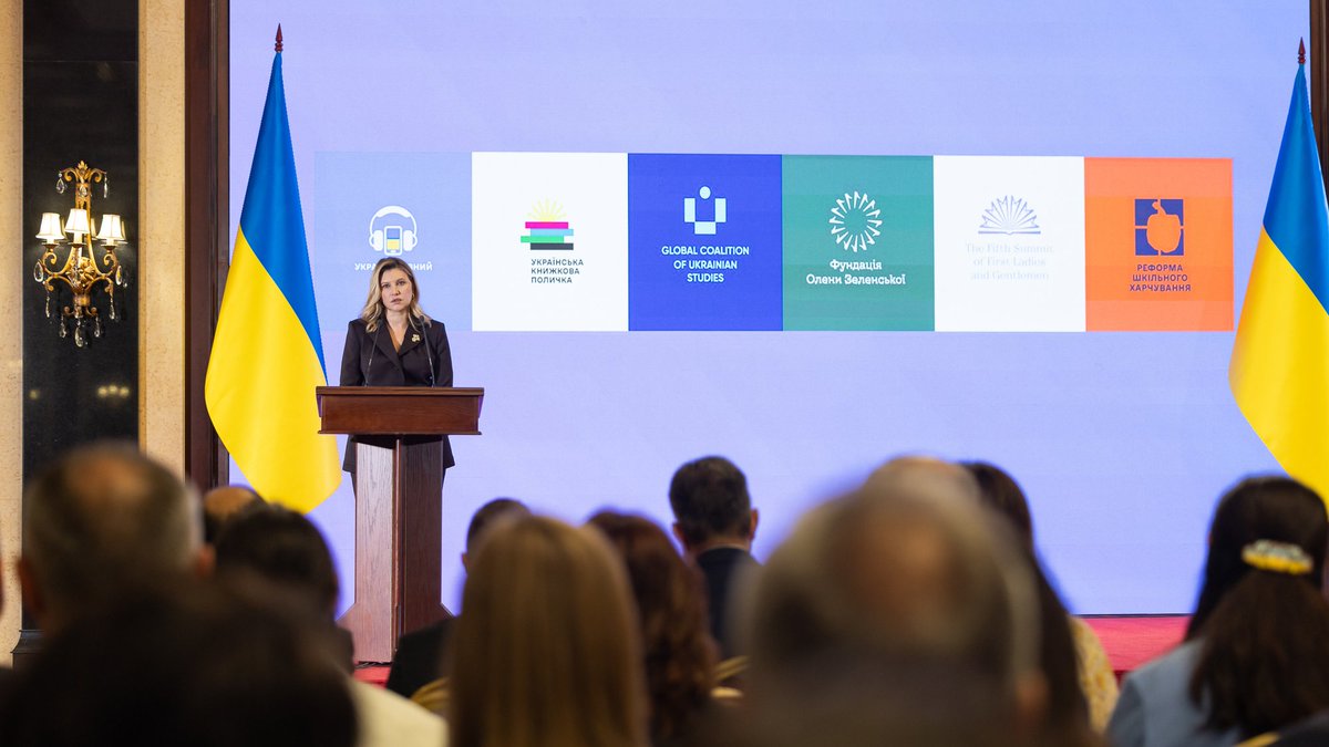 APUkraine's tweet image. Перша леді України Олена Зеленська взяла участь у щорічній нараді керівників закордонних дипломатичних установ України, яка цього разу мала назву «Від сили дипломатії до дипломатії сили».
Детальніше: bit.ly/45sI1Jx