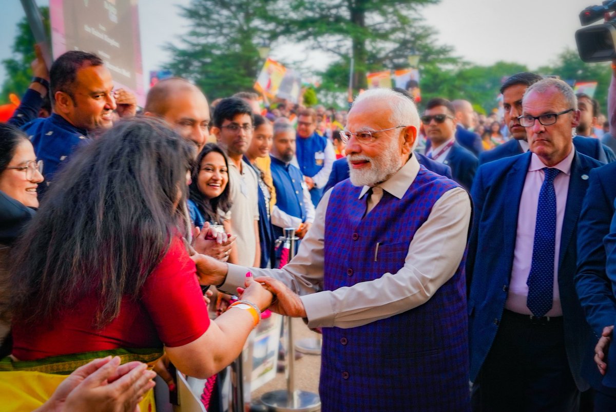 changu311's tweet image. A few more cherished clicks added to my collection from @narendramodi ji’s visit to the UK.
Looking forward to seeing him again, may God bless him with good health to continue serving Maa Bharti. 🙏
