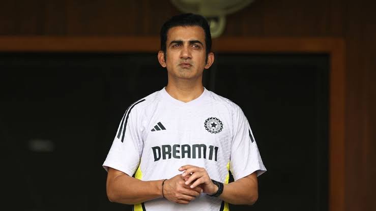 kuchnhi_hai's tweet image. Rohit Sharma hadn’t lost a single Test series until this arrogant mf Gambhir became our coach.