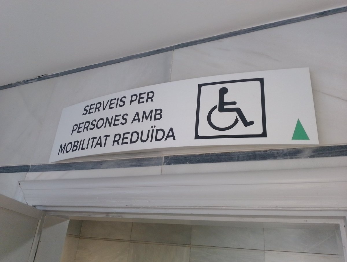 M’encanta que este cartell estiga escrit aixina: en català. Ni en valencià, ni en castellà.

Salutacions des de Catalunya.