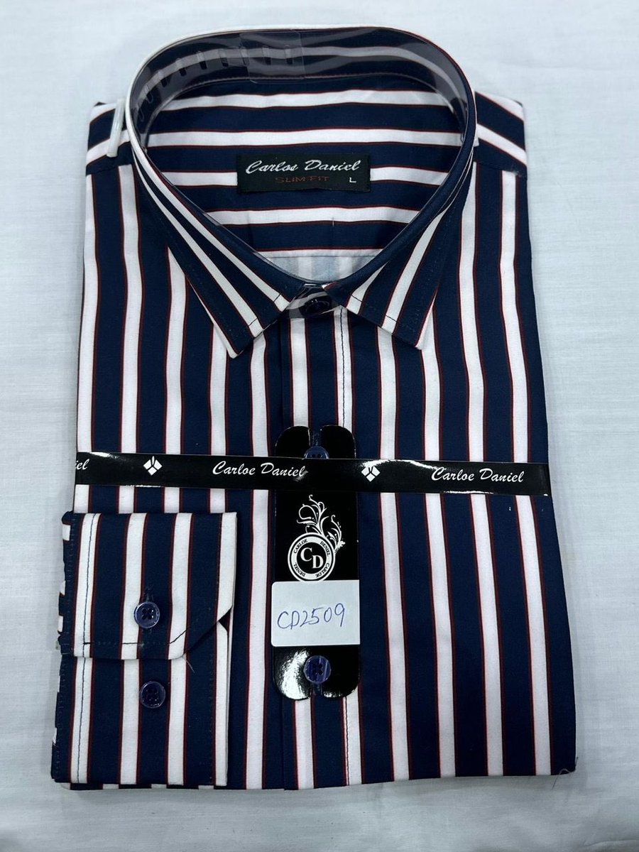 MayAkpan's tweet image. Month don end try buy another shirt