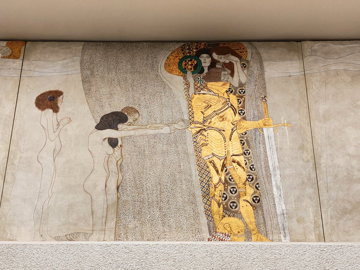 Palaumede's tweet image. 1902, Beethoven : quintessence du génie.
- À Leipzig, Max Clinger (marbre grec, marbre des Pyrénées, onyx, bronze, ivoire, agates, nacre, jaspe, coulées de verre antique, sous-couche de feuille d'or).
- À Vienne, Klimt.