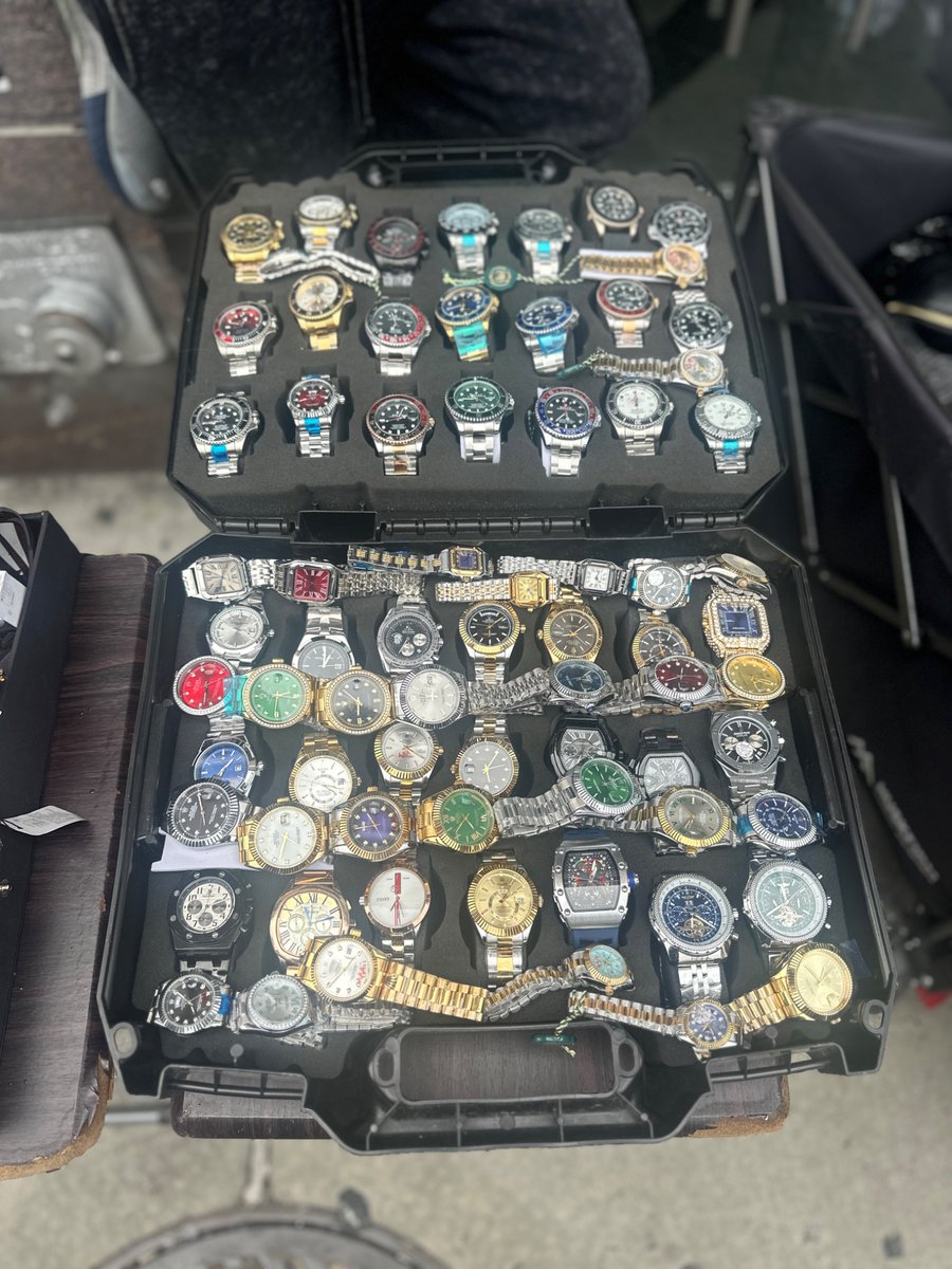 fern's tweet image. Had a really good week in the trenches and in the yeet casino.
Thinking about picking up a new piece from the authorized Nigerian dealer who hangs out on my corner.