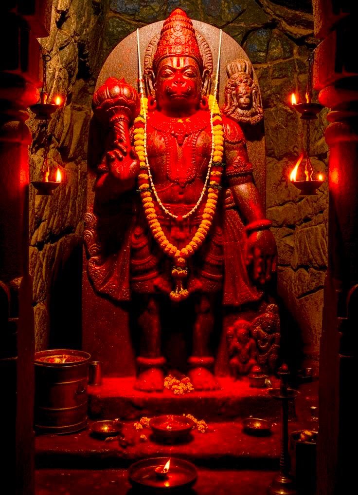 हनुमान अंगद रन गाजे
हांके सुनकृत रजनीचर भाजे
  नासे रोग हरैं सब पीरा
 जो सुमिरै हनुमत बल बीरा
   ॐ आरोग्यकारते नमः