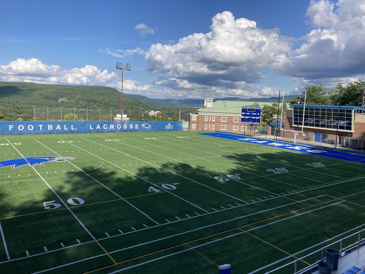 CoachRogers13's tweet image. Almost that time of year… Big weekend ahead for @HartwickFball
Go Hawks! 🔵⚪️🦅