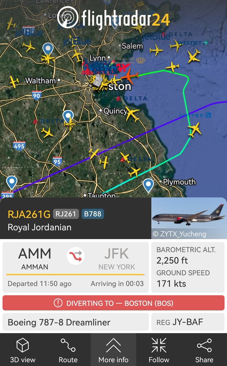 Runway_Report12's tweet image. Severe weather at JFK right now, many flights are diverting to Boston or nearby airports.

#Weather #FlightDelays #Diversions #JFK #FAA #BOS #USA